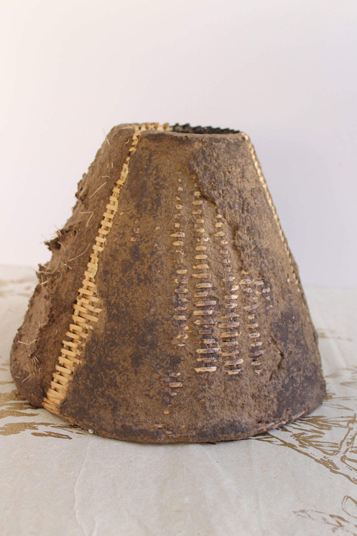 Lámpara de mimbre antiguo